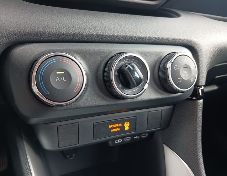 Toyota Yaris 24