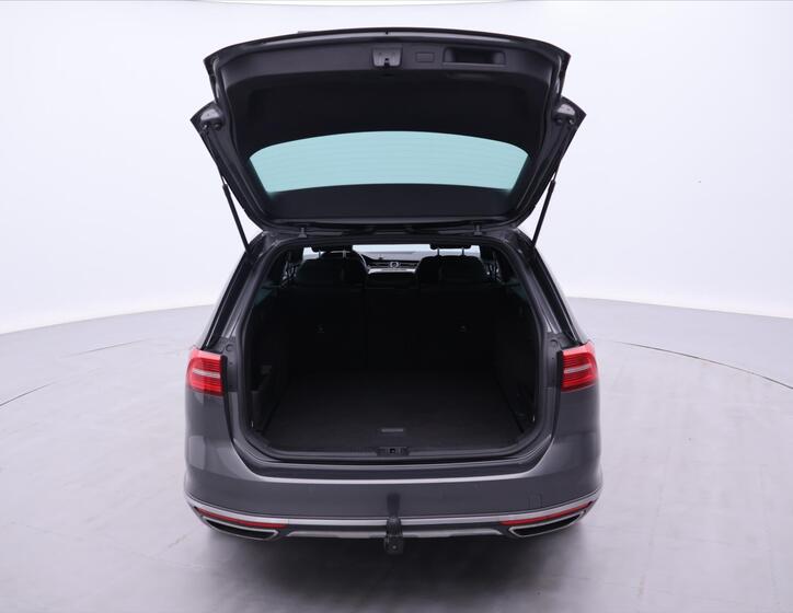 Volkswagen Passat 9