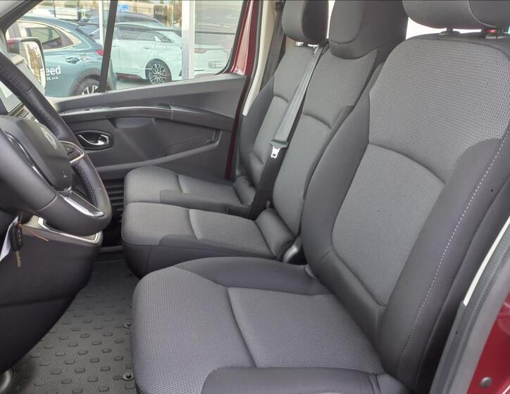 Renault Trafic 10