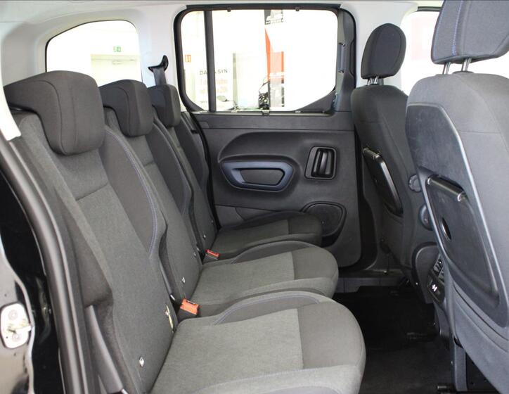 Peugeot Rifter 13