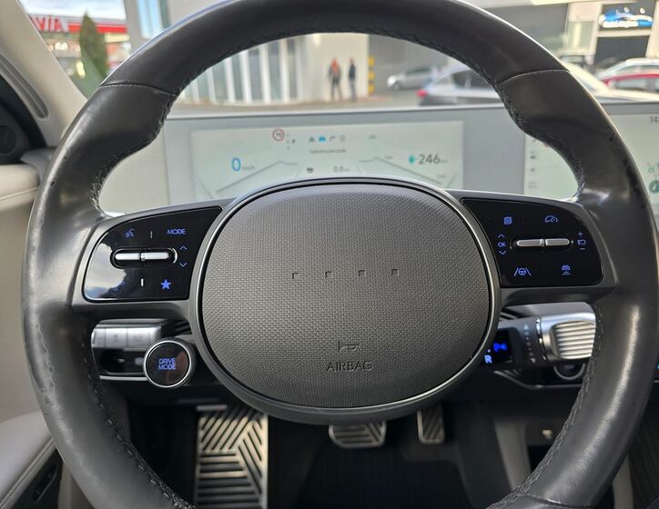 Hyundai IONIQ 18