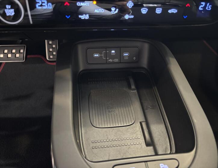 Hyundai IONIQ 12