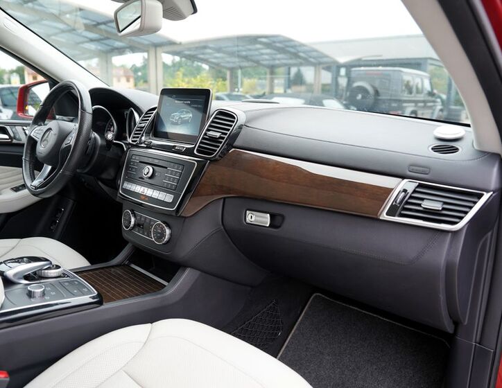 Mercedes-Benz GLE 33