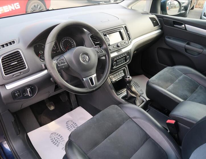 Volkswagen Sharan 9