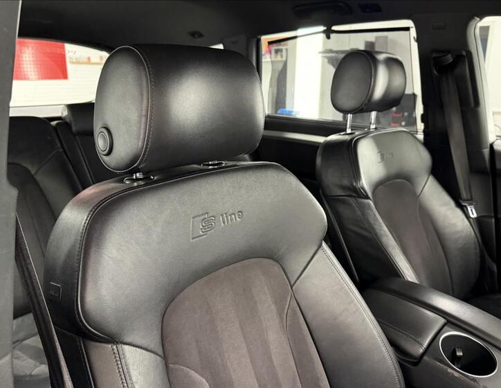 Audi Q7 13