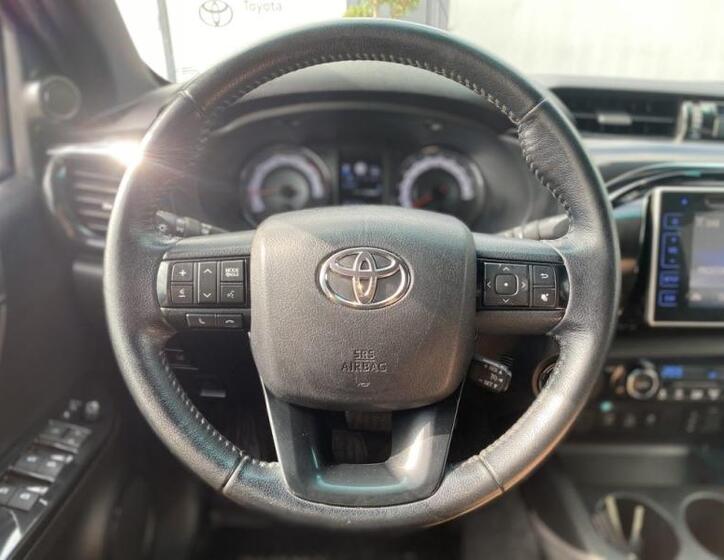 Toyota Hilux 16