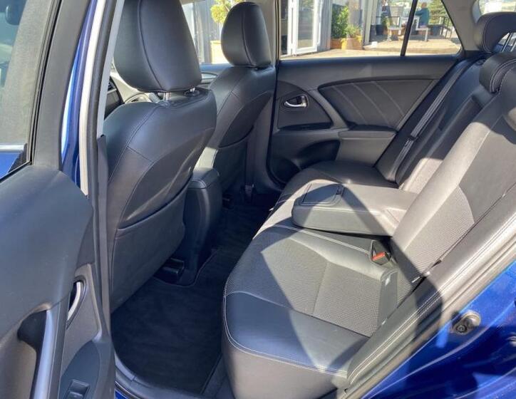 Toyota Avensis 12