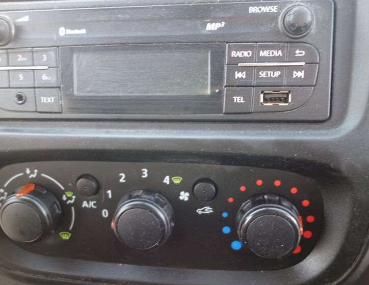 Renault Trafic 15