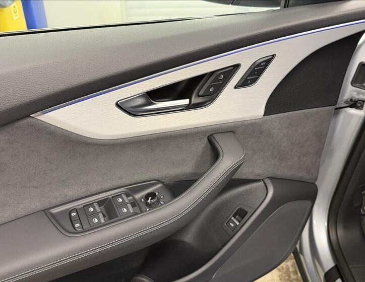 Audi Q8 27