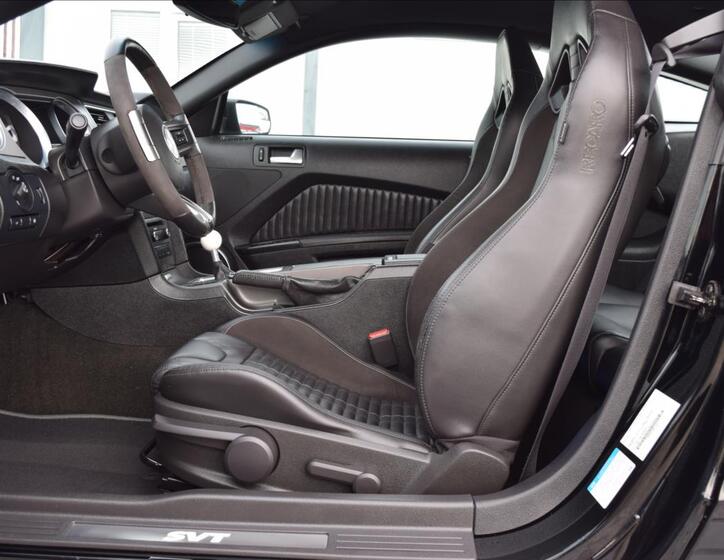 Ford Mustang 16