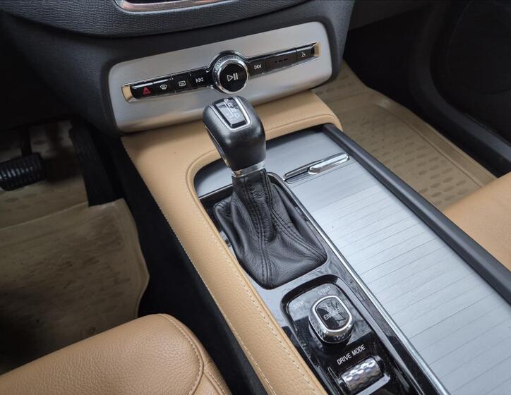 Volvo XC90 19