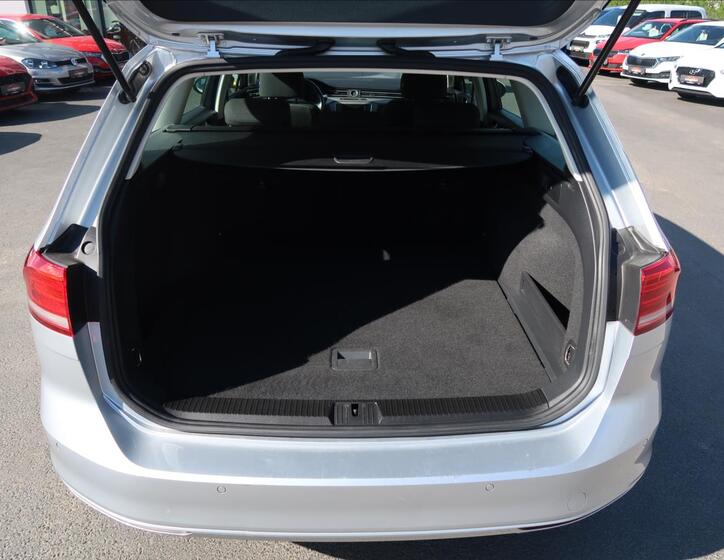 Volkswagen Passat 24
