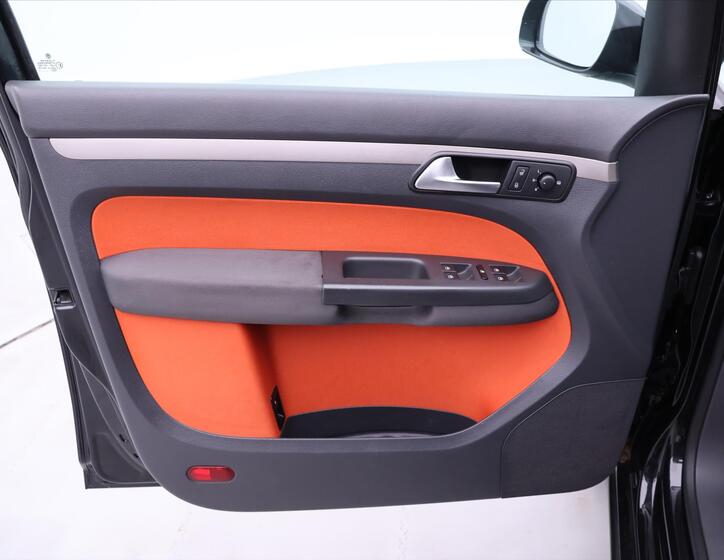 Volkswagen Touran 11