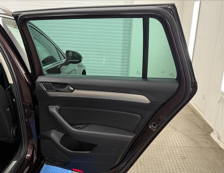 Volkswagen Passat 40
