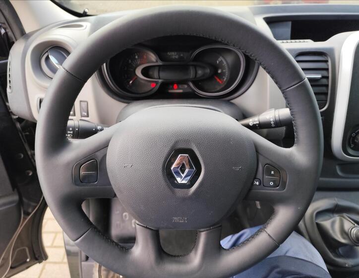 Renault Trafic 13