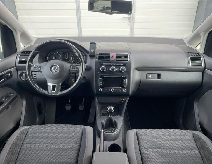 Volkswagen Touran 13