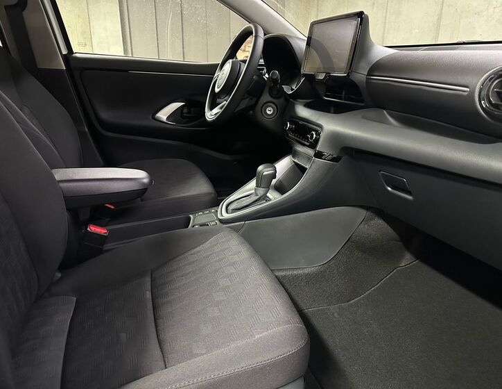 Toyota Yaris 13