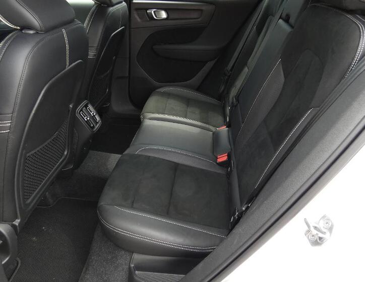 Volvo XC40 18