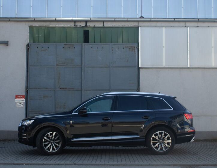 Audi Q7 8