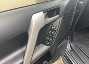 Toyota Land Cruiser 10