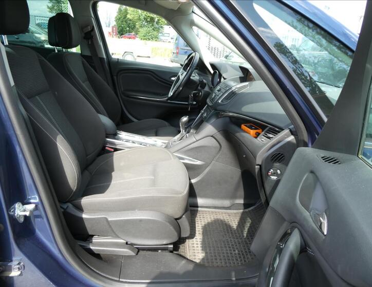 Opel Zafira 24