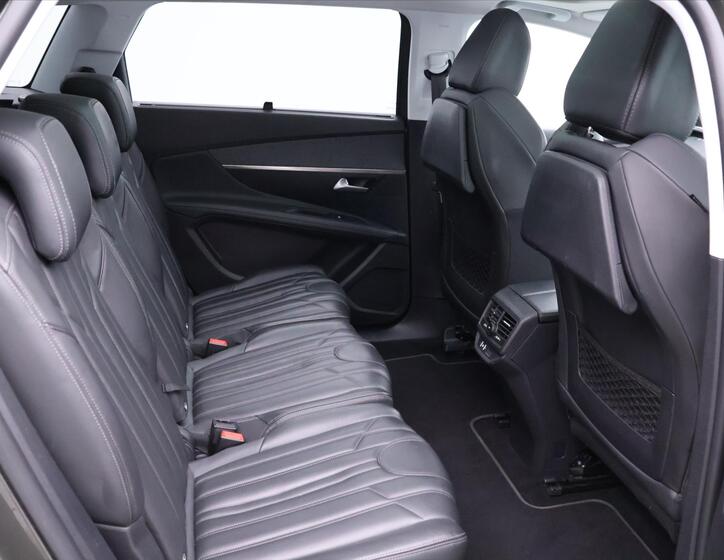 Peugeot 5008 16
