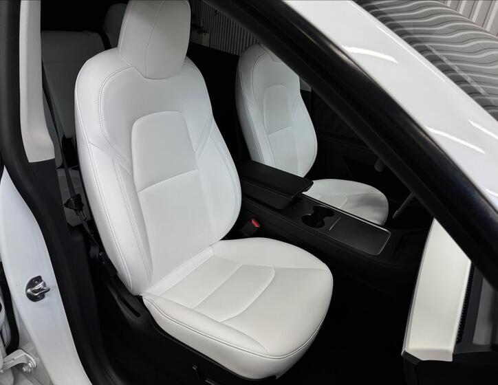 Tesla Model Y 33