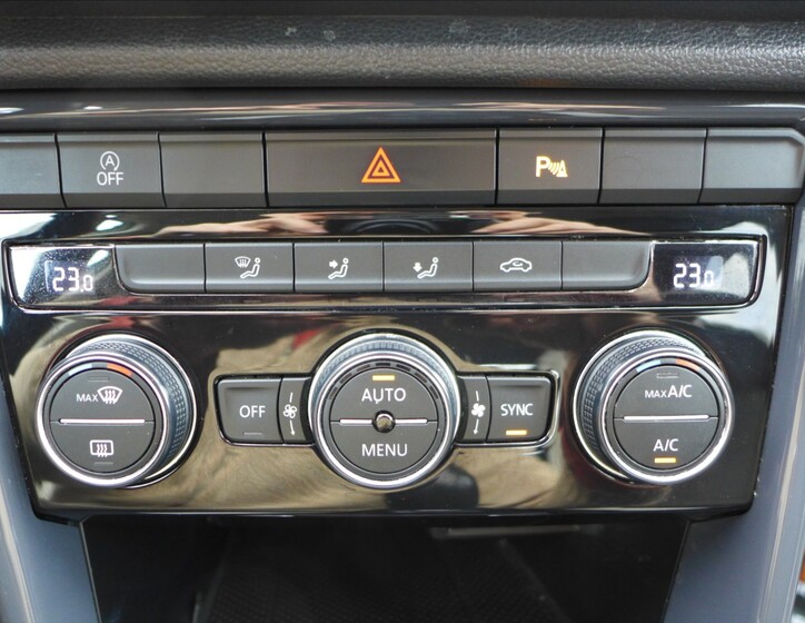 Volkswagen T-Roc 26