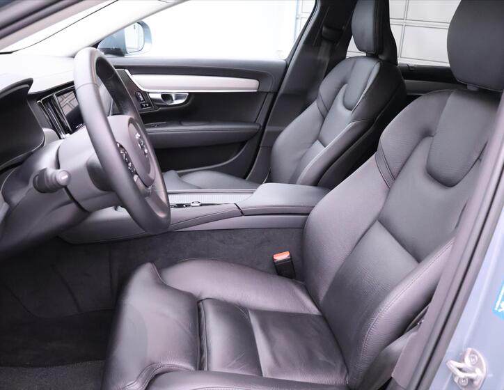 Volvo V90 13