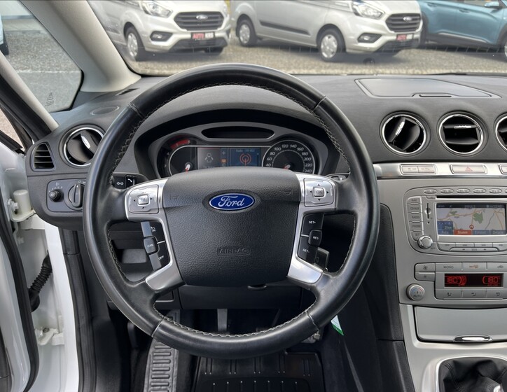 Ford S-MAX 23