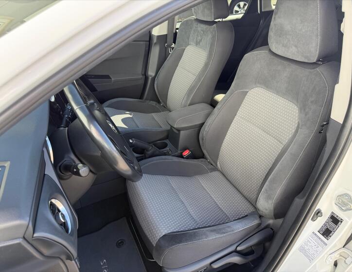 Toyota Auris 9