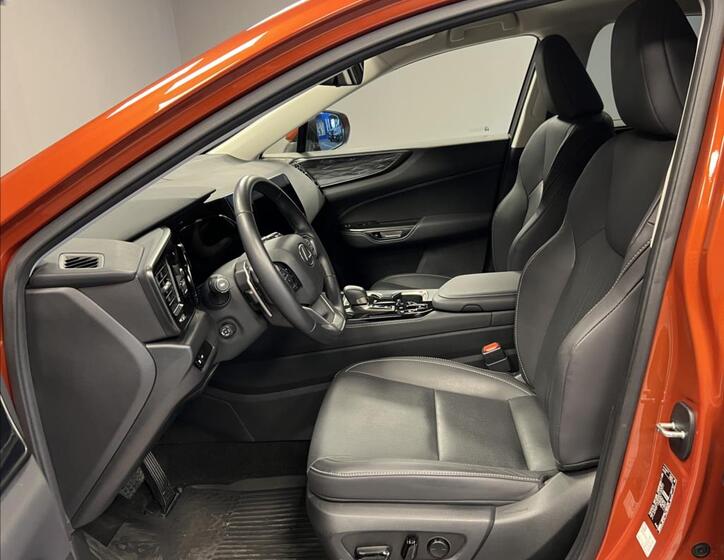 Lexus NX 450h plus 6