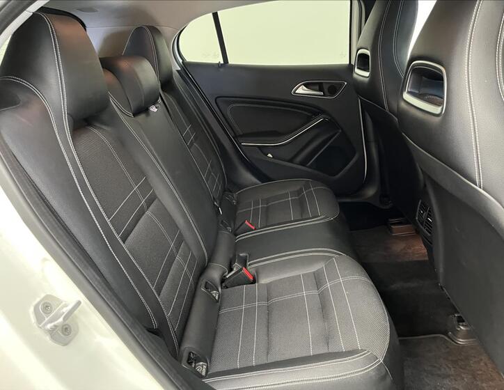 Mercedes-Benz GLA 22