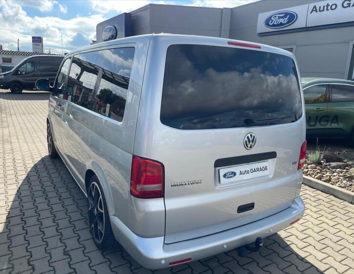 Volkswagen Multivan 8