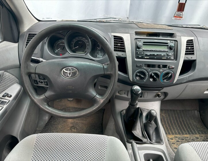 Toyota Hilux 18
