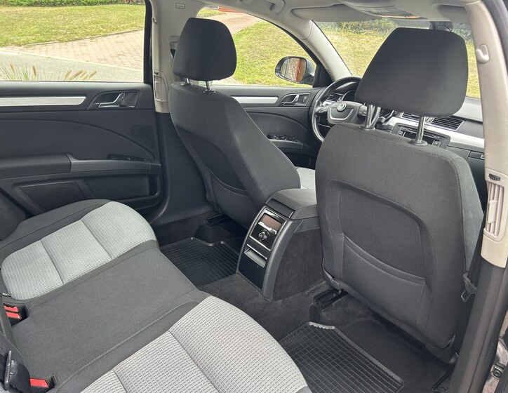 Škoda Superb 9