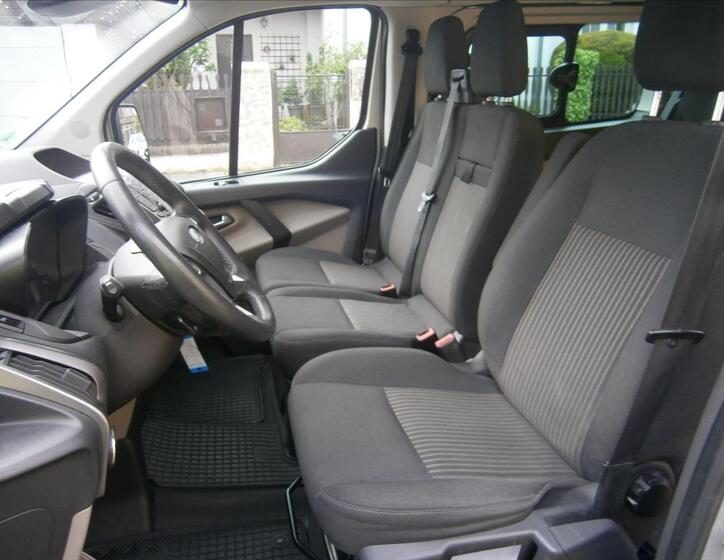 Ford Tourneo Custom 12
