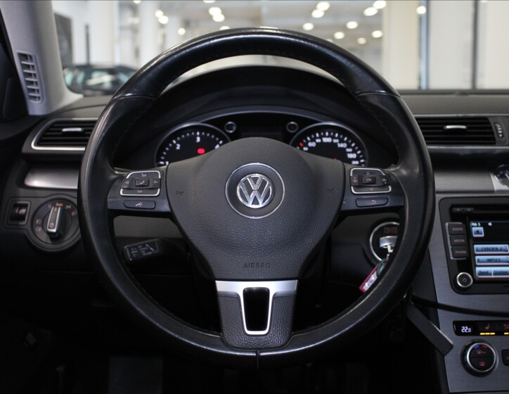 Volkswagen Passat 9
