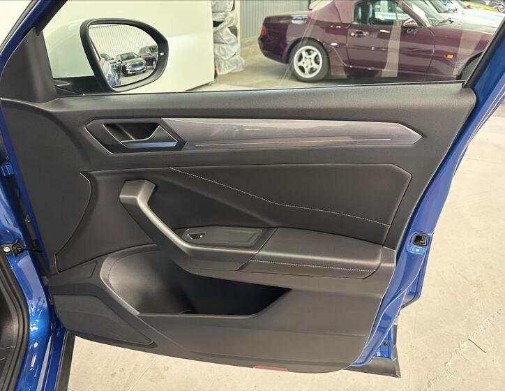 Volkswagen T-Roc 24