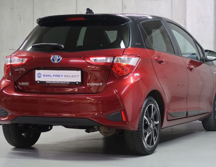 Toyota Yaris 5