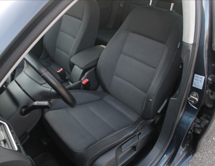 Volkswagen Golf 10