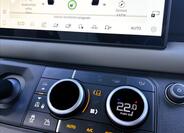 Land Rover Defender 25