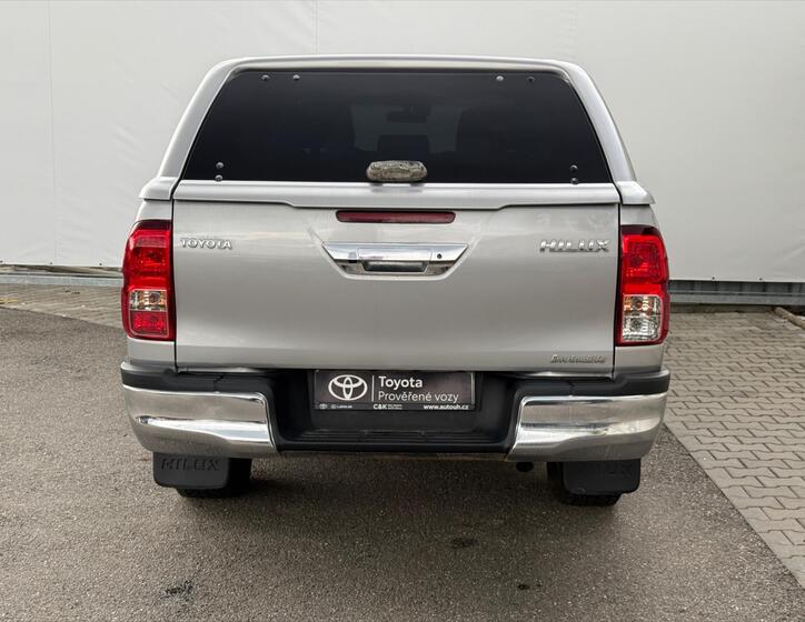 Toyota Hilux 5