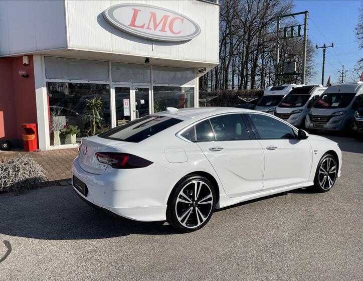 Opel Insignia 4
