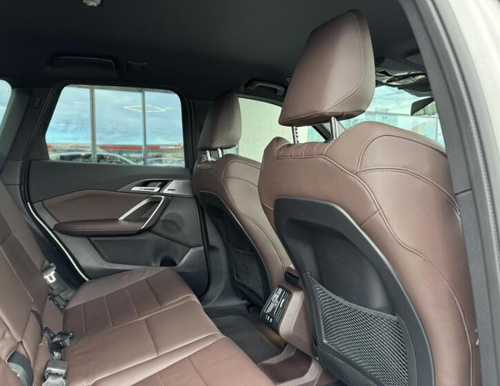 BMW iX1 18