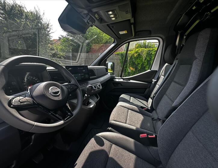 Nissan Interstar 2