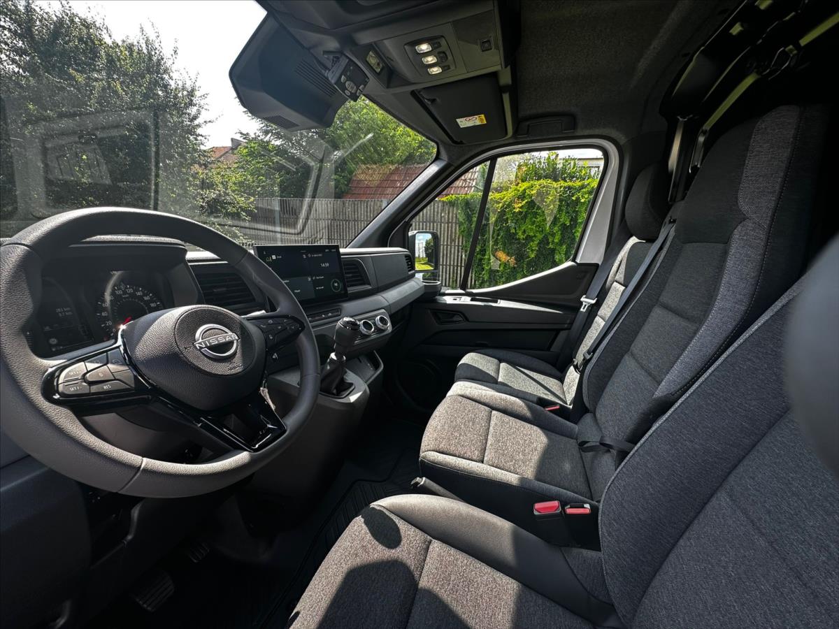 Nissan Interstar