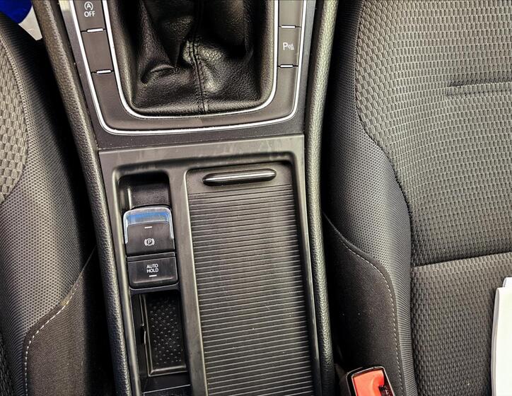 Volkswagen Golf 20