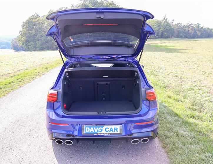 Volkswagen Golf 9