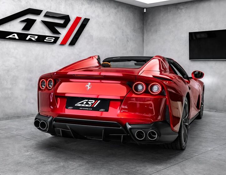 Ferrari 812 8